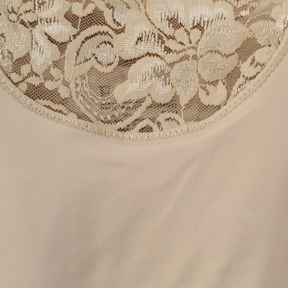 Slip girdle,  tan size medium.  Figure improving technology. Atyle # 381313. - Picture 2 of 8